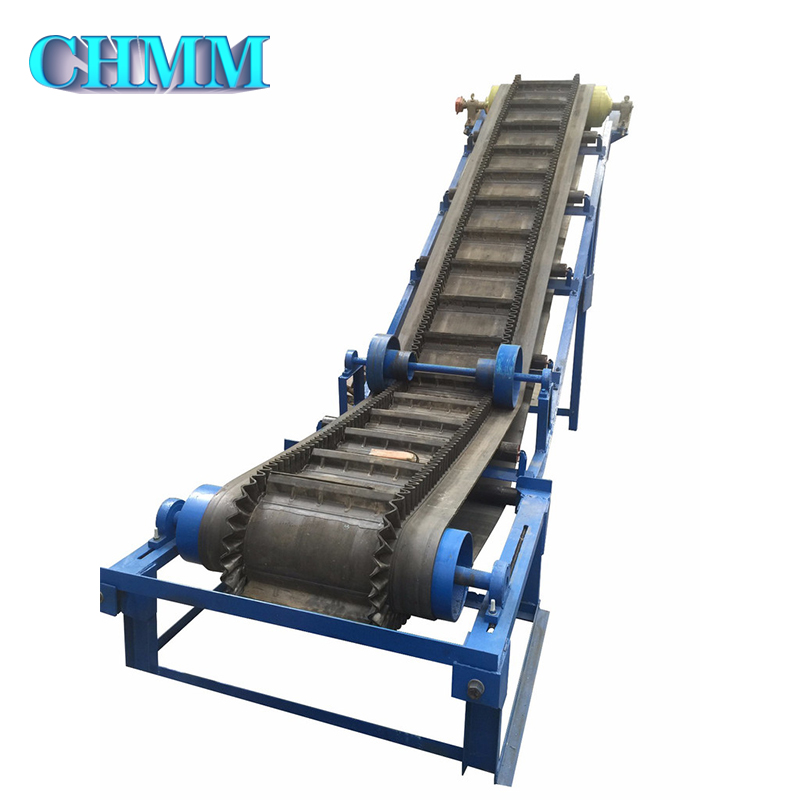 Large angle belt conveyor